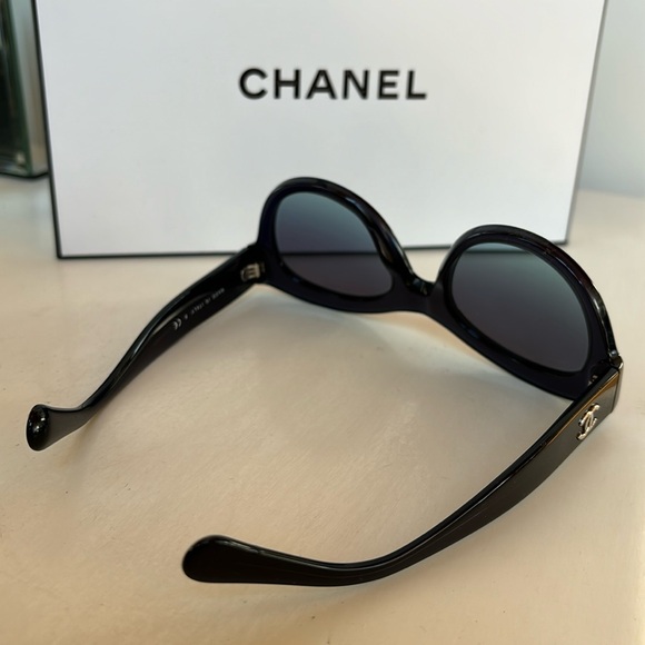 Chanel Black Audrey Hepburn style sunglasses - Picture 2 of 9